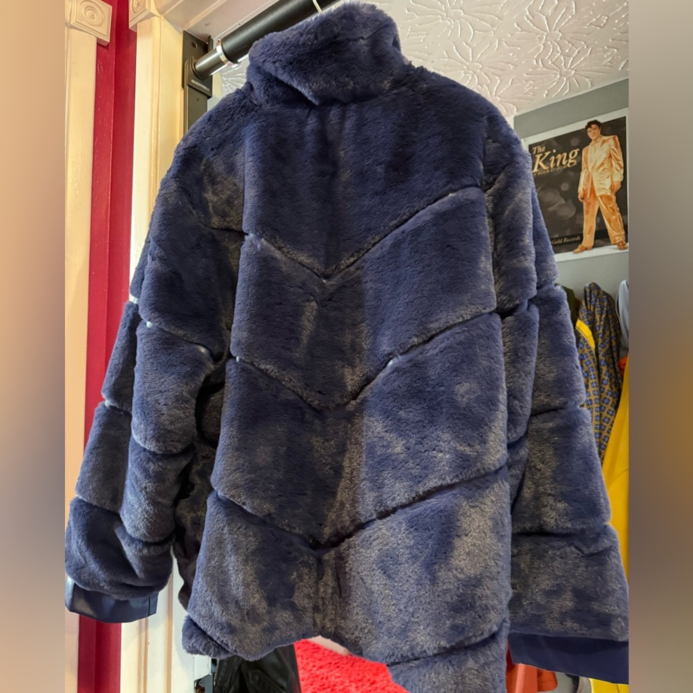 Women's Blue Faux Fur Reversible Jacket - NEW! - Picture 6 of 14